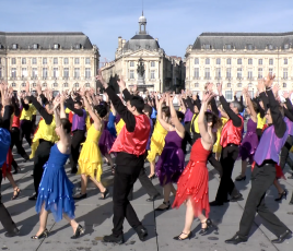 Flashmob miroir d'eau swingo